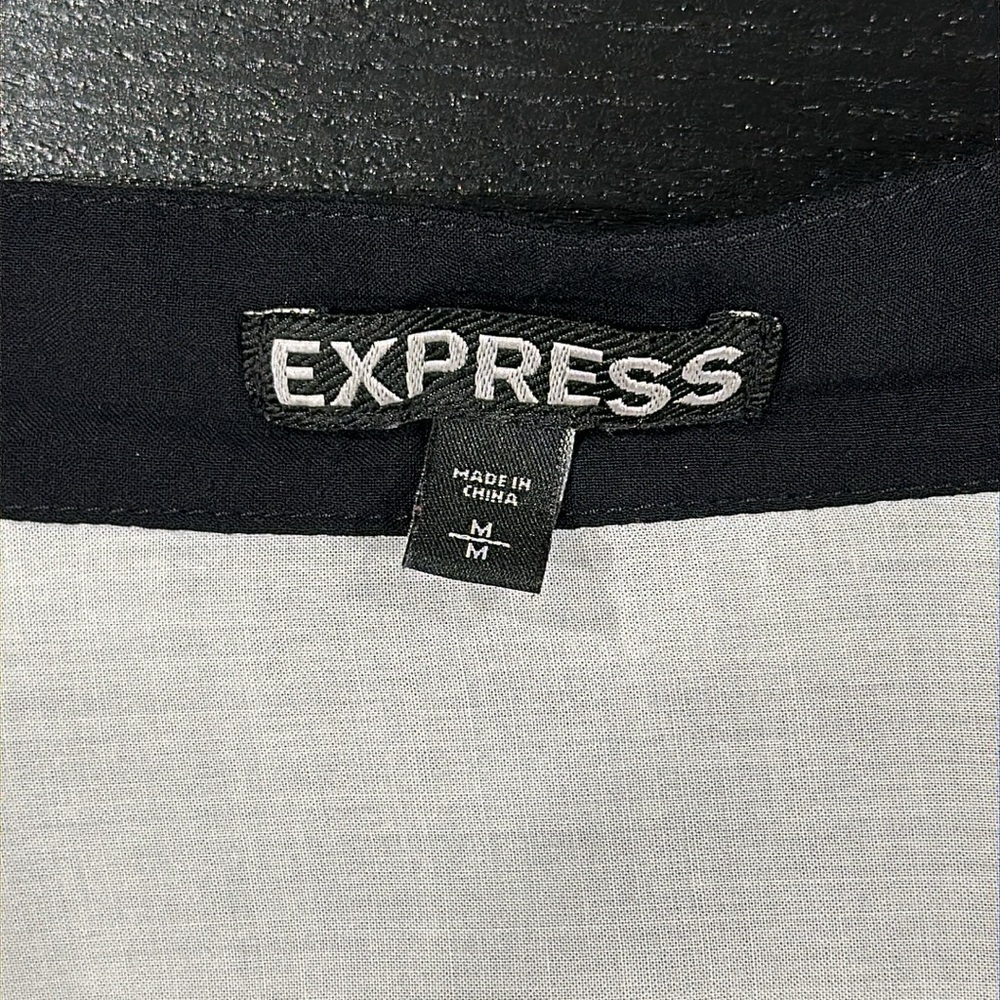 Express White Long Sleeve Button Up Shirt with Bold Black Trim - M - Picture 7 of 9